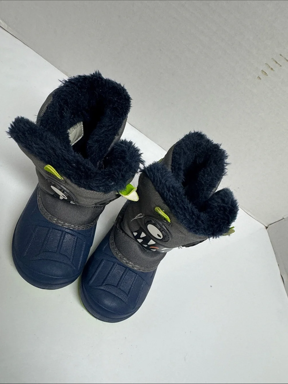 Cat&Jack Kids Monster Winter Boots - Gray & Navy with Lime Accents size 5